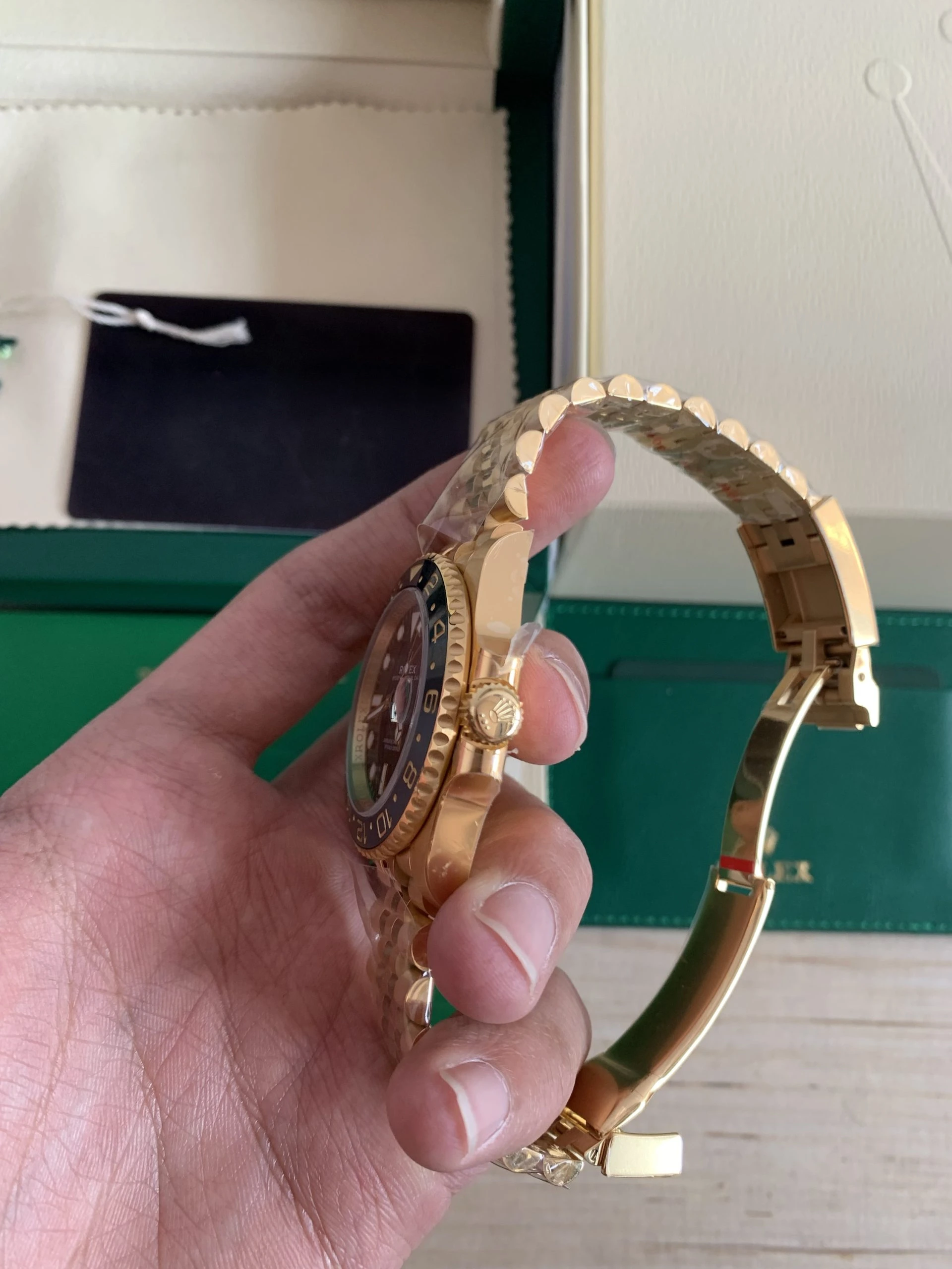 Superclone Rolex GMT-Master II 40 mm Black Dial 126718GRNR $899.00